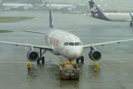 香港国際空港にて