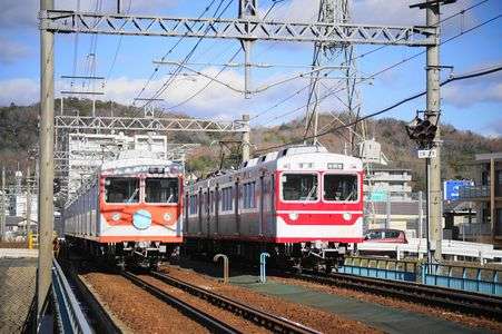 神戸電鉄　新旧ウルトラマン競演