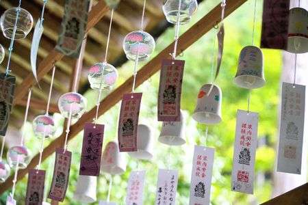 夏を名残惜しむ風鈴