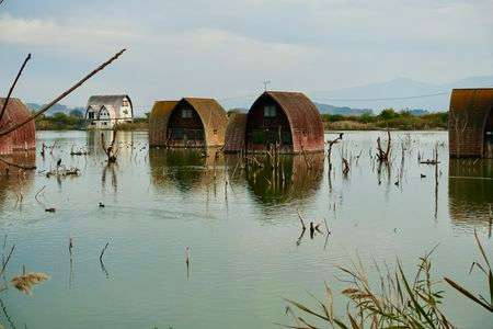 牛窓　水没ペンション群と水鳥　秋