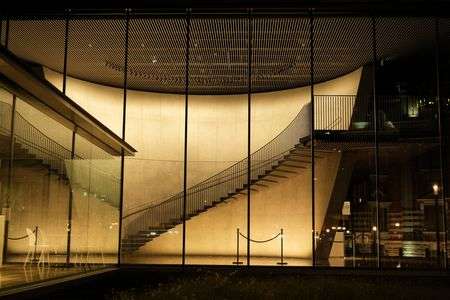 夜の美術館