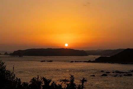 浦神半島へ沈む夕日