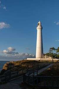 島根の海を見守る日御碕灯台