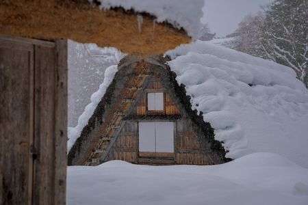 雪を凌ぐ、寒さを凌ぐ