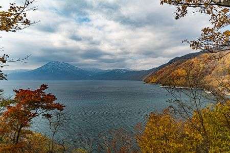 晩秋の支笏湖