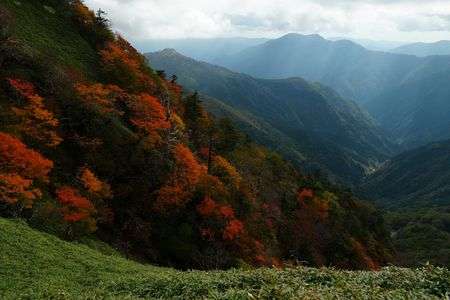 連山と紅葉