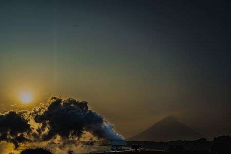 沈黙の「開聞岳」